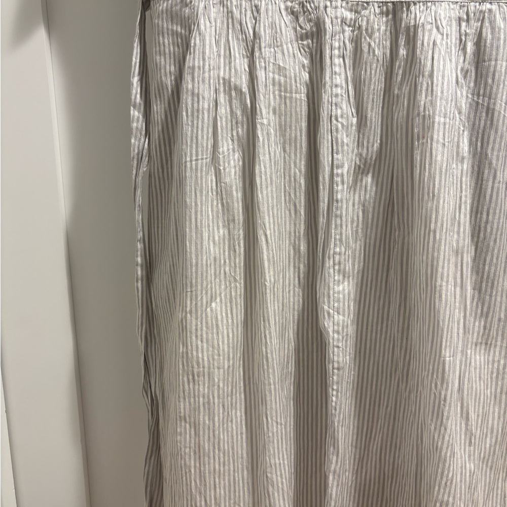 BCBG Maxazira Pinstripe V-Neck Dress Size 6 - Picture 5 of 9